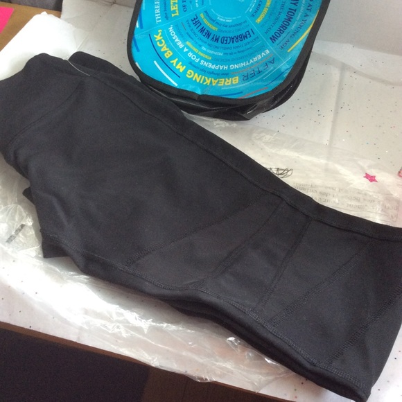 Lululemon mesh tight NWOT Rare - Picture 4 of 7